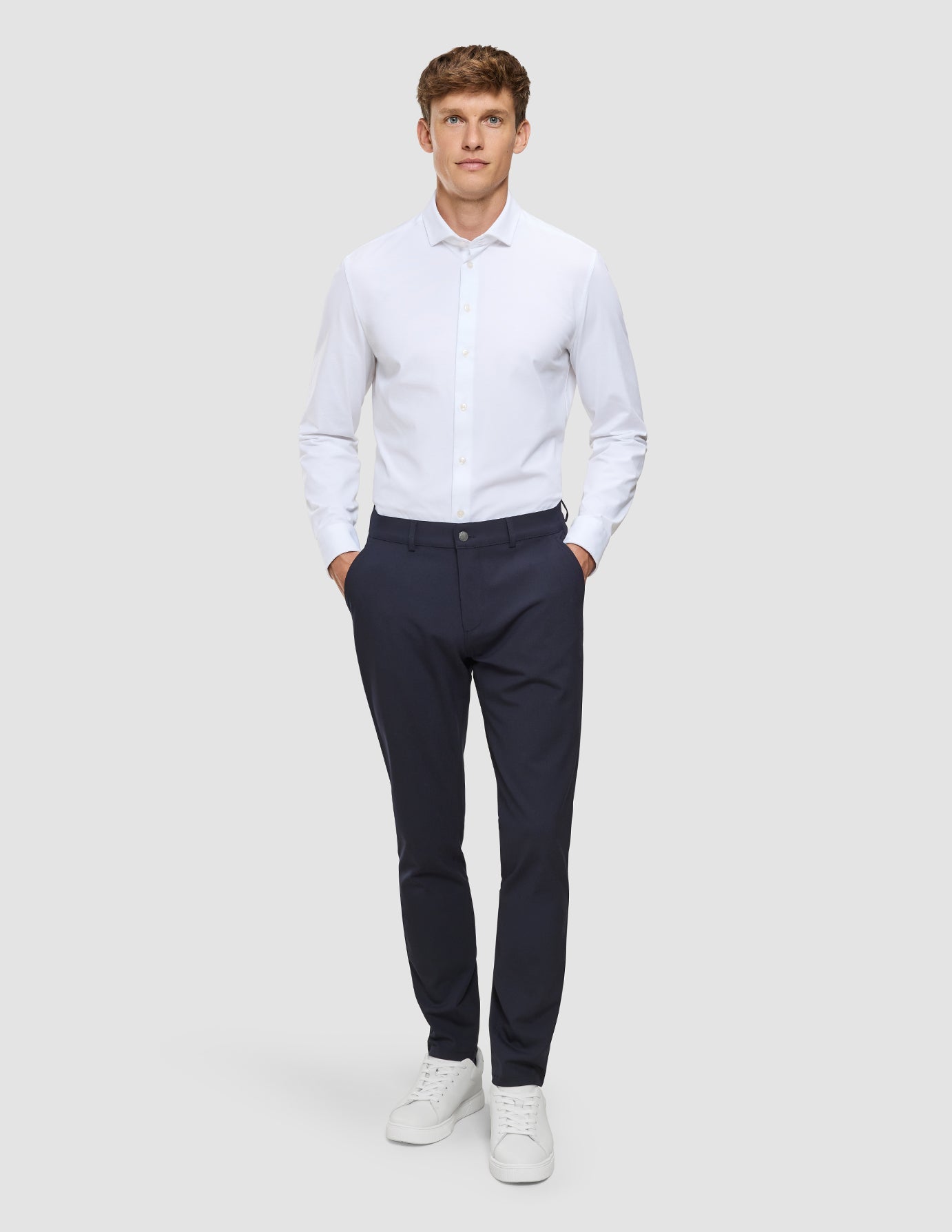 Pantalones Essential Slim azul medianoche