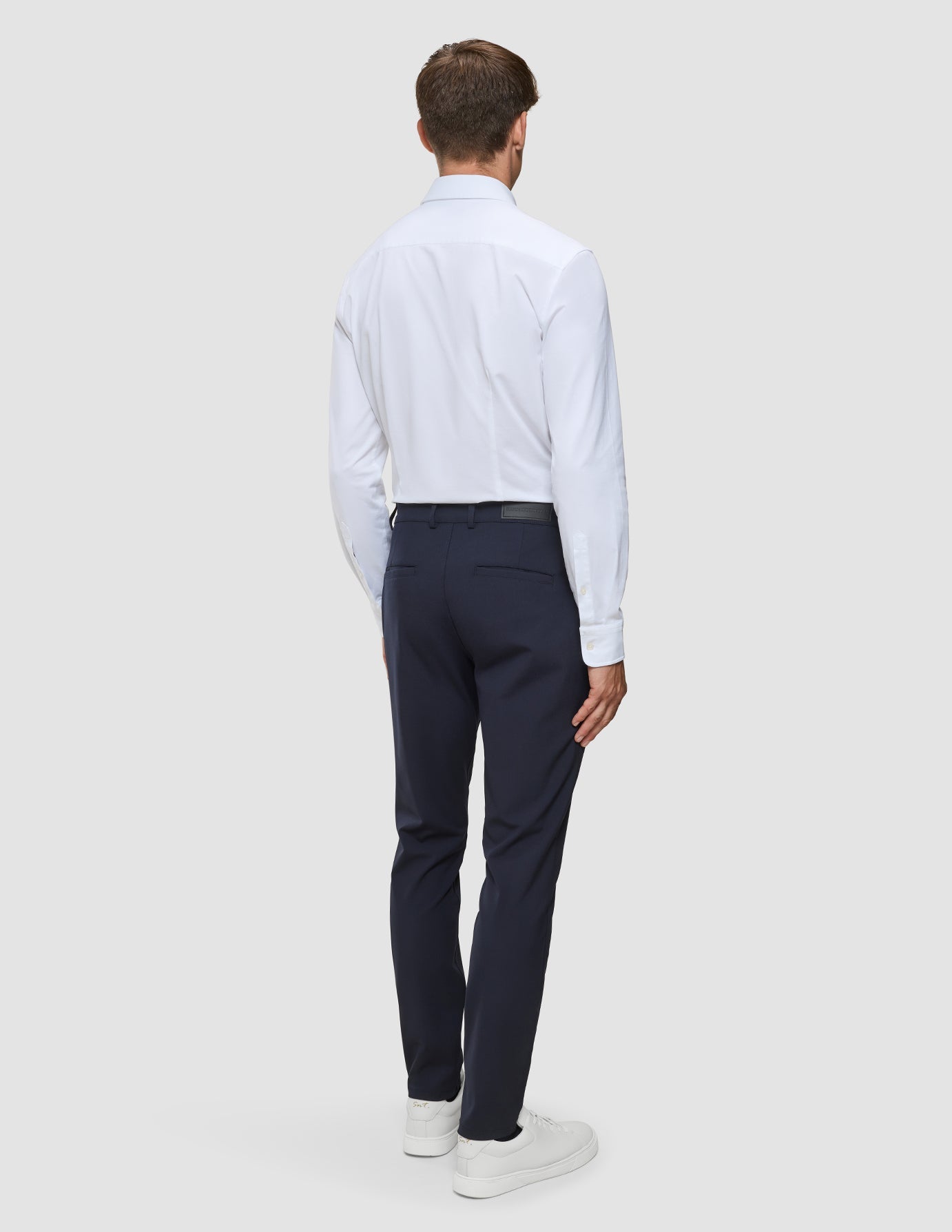 Pantalones Essential Slim azul medianoche