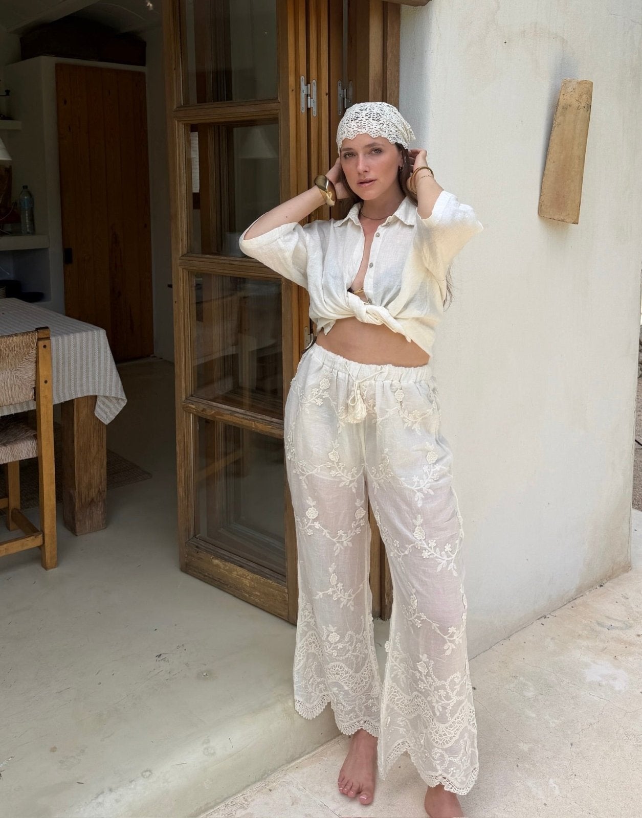 Pantalones con detalles de encaje – Corte acampanado, encaje en toda la pierna
