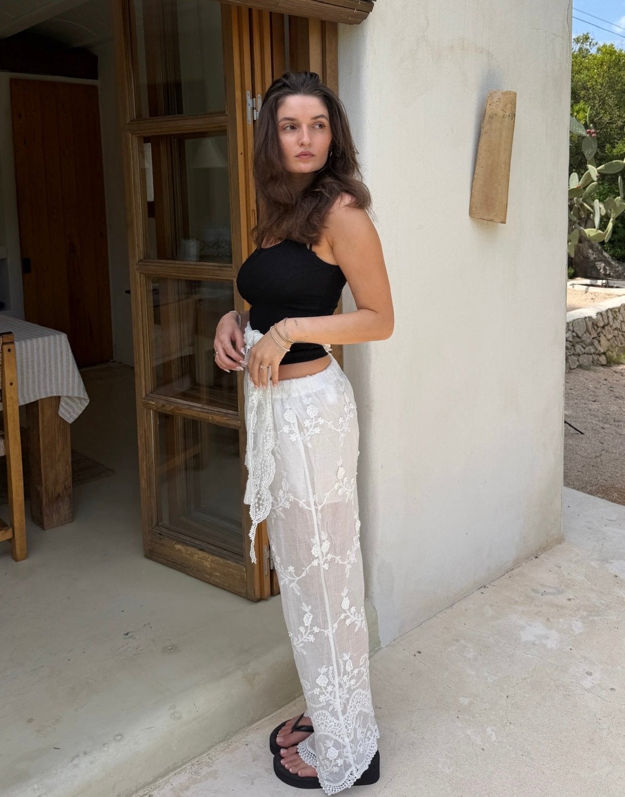 Pantalones con detalles de encaje – Corte acampanado, encaje en toda la pierna
