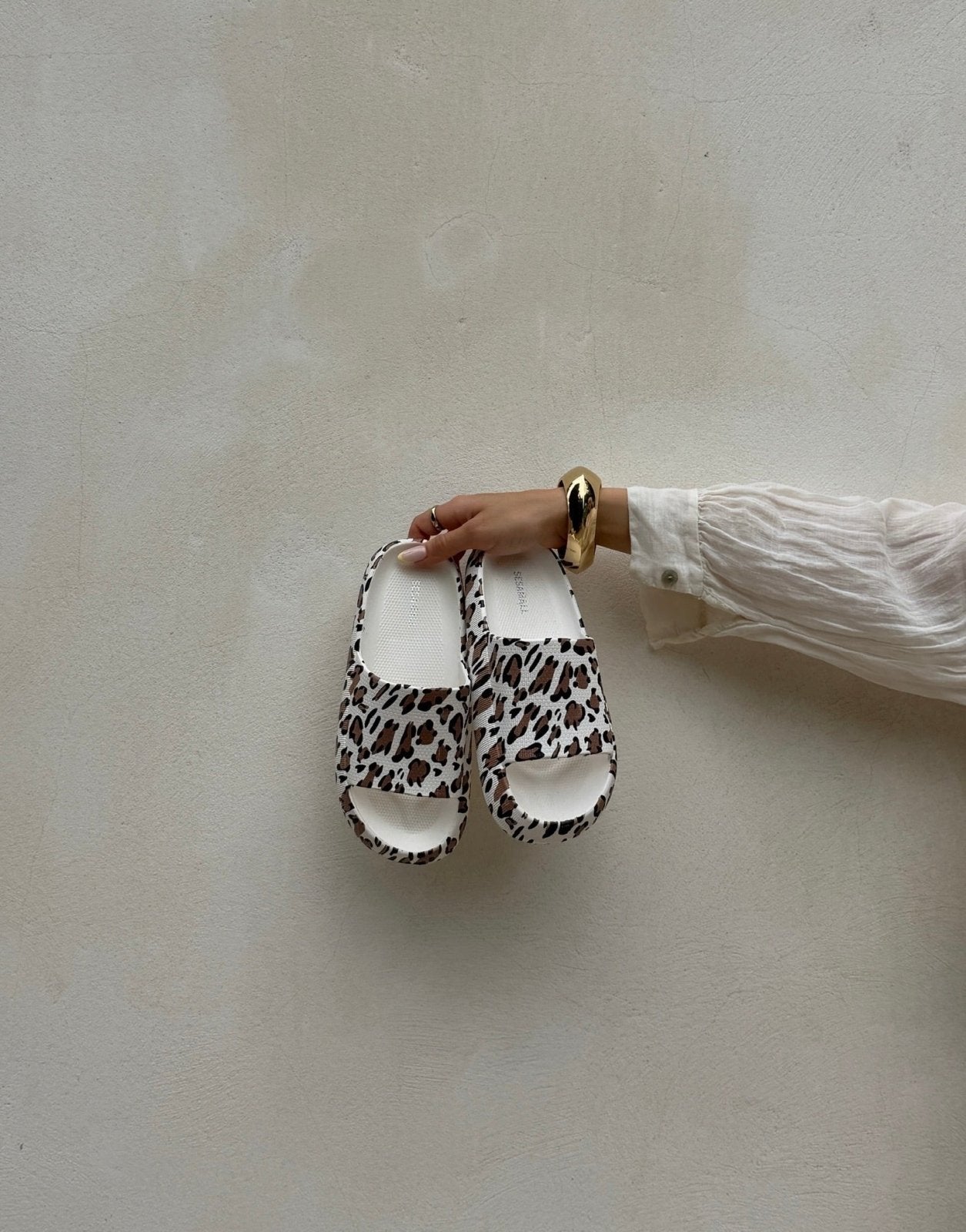 Chanclas Leo – Estampado animal, goma, dos colores