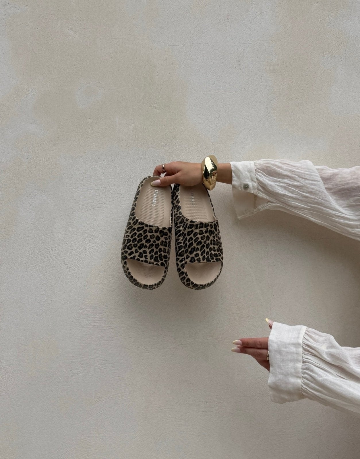 Chanclas Leo – Estampado animal, goma, dos colores